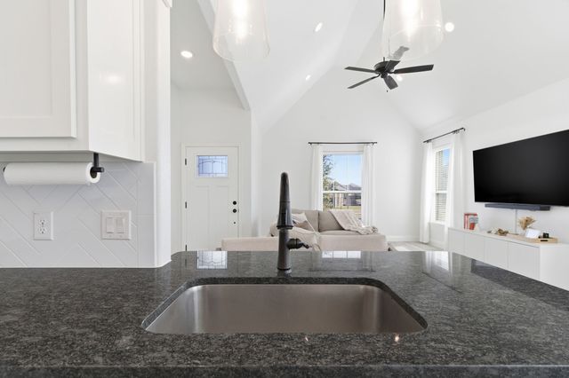 649 Charlotte Lane, Burleson, TX 76028