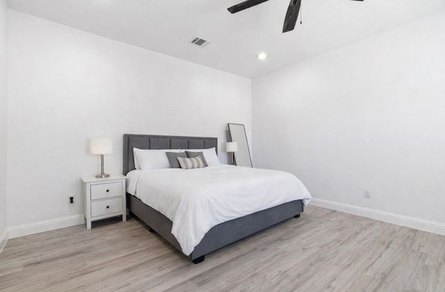 649 Charlotte Lane, Burleson, TX 76028