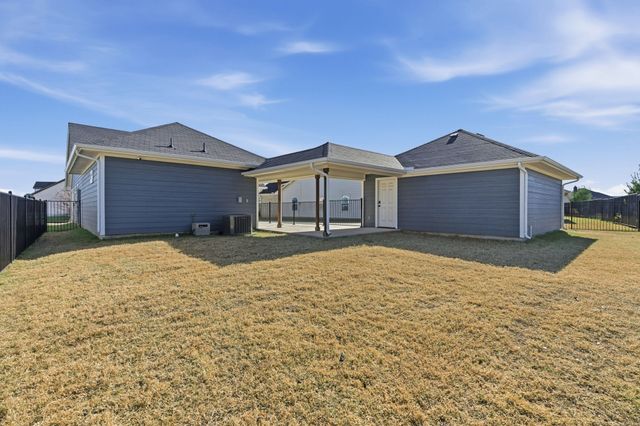 649 Charlotte Lane, Burleson, TX 76028