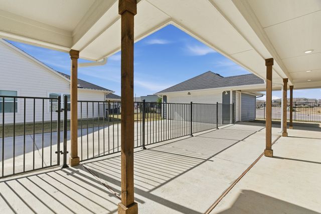 649 Charlotte Lane, Burleson, TX 76028