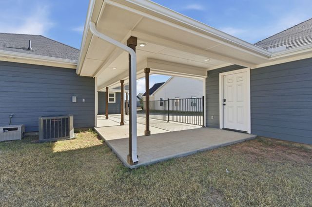 649 Charlotte Lane, Burleson, TX 76028