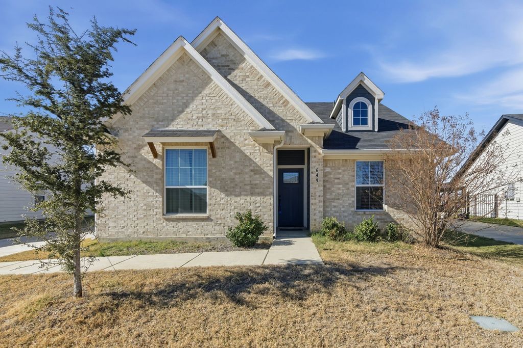 649 Charlotte Lane, Burleson, TX 76028