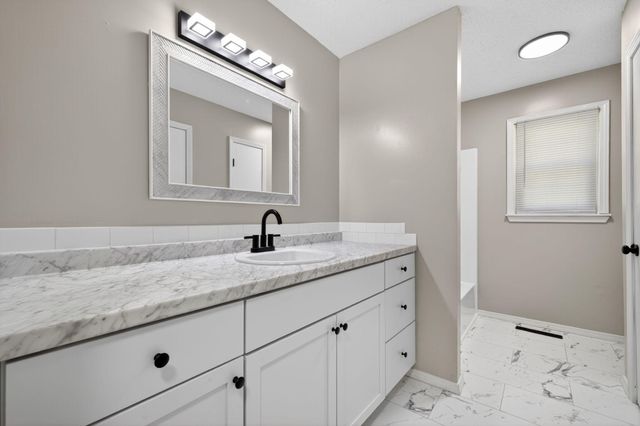 202 N Elmwood Avenue, Republic, MO 65738