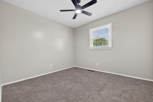 202 N Elmwood Avenue, Republic, MO 65738