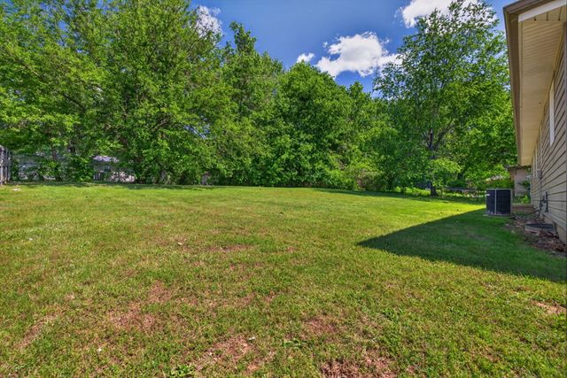 202 N Elmwood Avenue, Republic, MO 65738