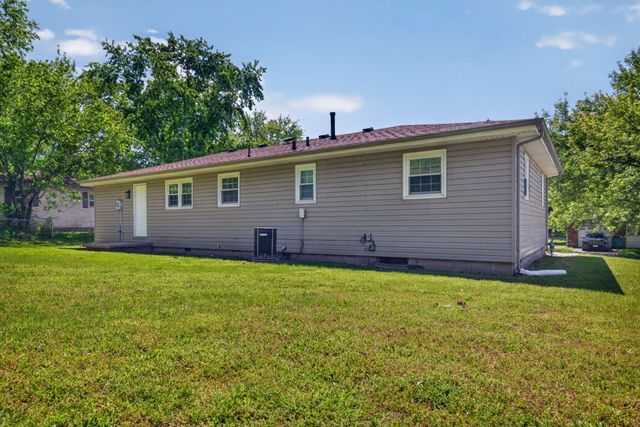 202 N Elmwood Avenue, Republic, MO 65738
