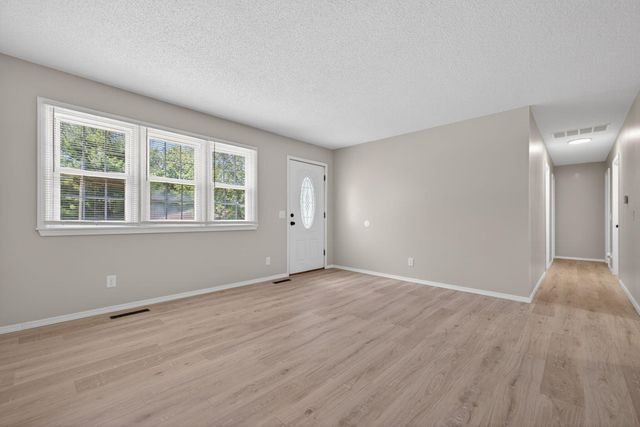 202 N Elmwood Avenue, Republic, MO 65738