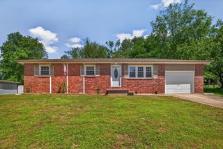 202 N Elmwood Avenue, Republic, MO 65738