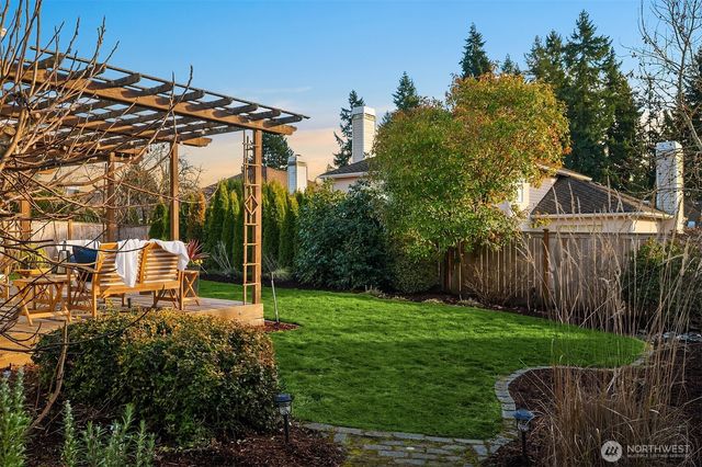 13015 NE 197th Place, Woodinville, WA 98072