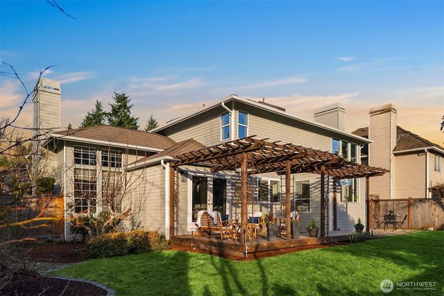 13015 NE 197th Place, Woodinville, WA 98072