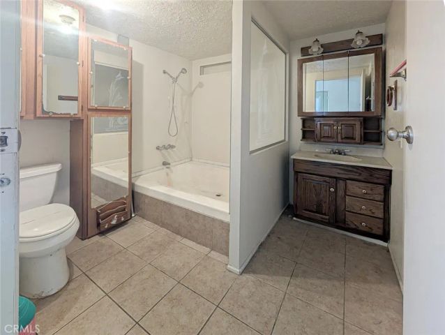 432 S Harbor 143, Santa Ana, CA 92704