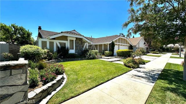5514 E Crater Lake, Orange, CA 92867