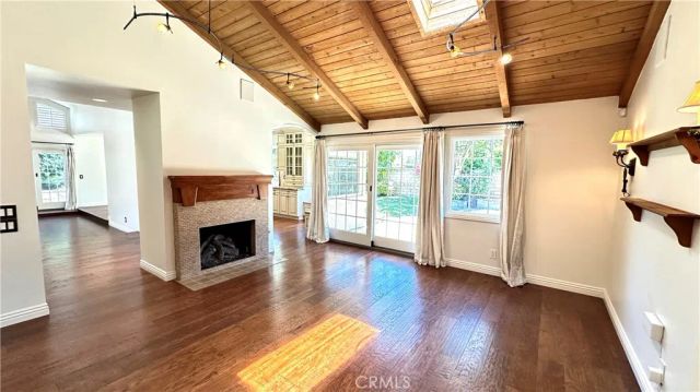 5514 E Crater Lake, Orange, CA 92867