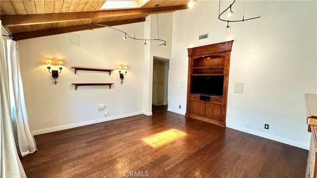 5514 E Crater Lake, Orange, CA 92867