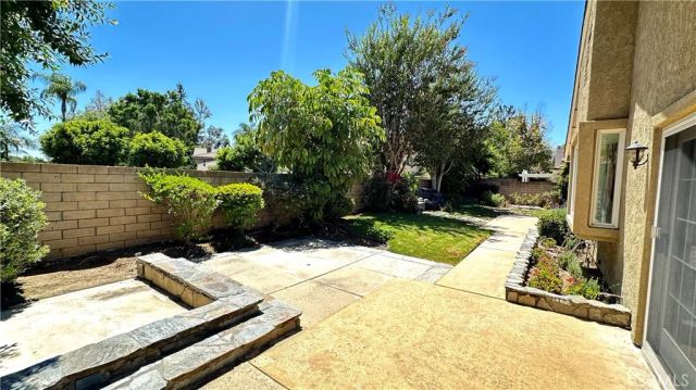 5514 E Crater Lake, Orange, CA 92867