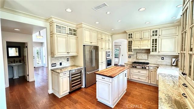 5514 E Crater Lake, Orange, CA 92867