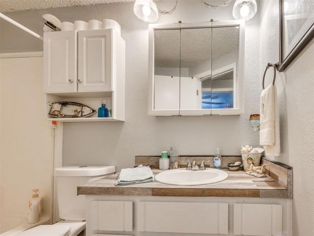 7536 NW 115th Street, Oklahoma City, OK 73162