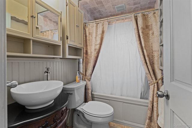 2115 E Hudson Avenue, Royal Oak, MI 48067