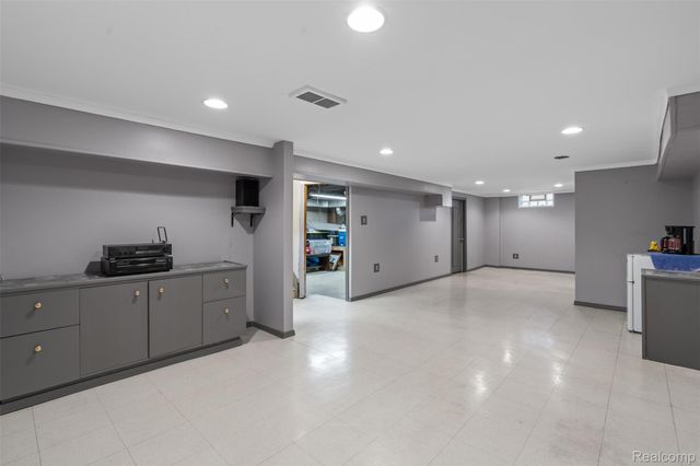 2115 E Hudson Avenue, Royal Oak, MI 48067