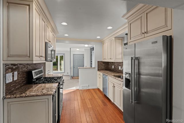 2115 E Hudson Avenue, Royal Oak, MI 48067