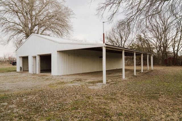 17325 47th Road, Parsons, KS 67357