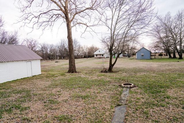 17325 47th Road, Parsons, KS 67357