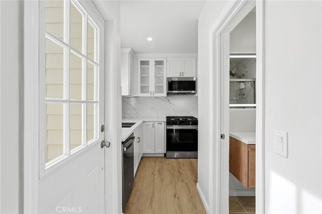 10846 Huston Street, North Hollywood, CA 91601