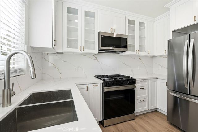 10846 Huston Street, North Hollywood, CA 91601