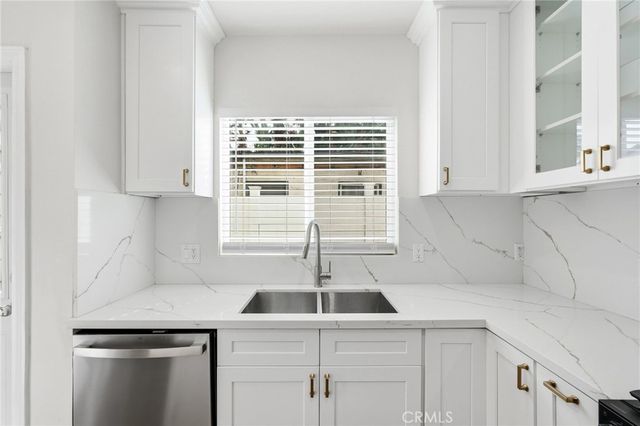 10846 Huston Street, North Hollywood, CA 91601