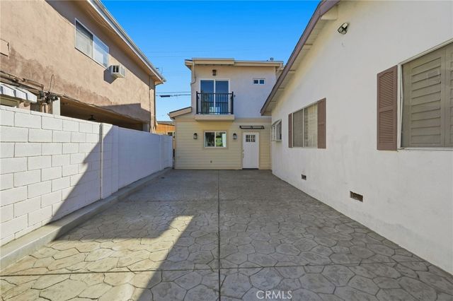 10846 Huston Street, North Hollywood, CA 91601