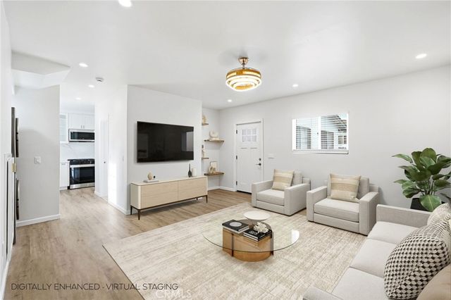 10846 Huston Street, North Hollywood, CA 91601