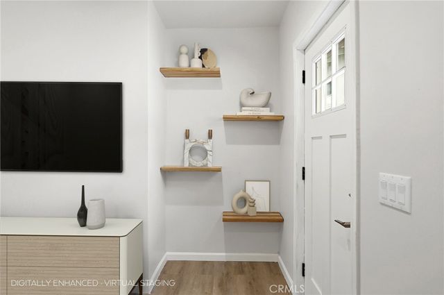 10846 Huston Street, North Hollywood, CA 91601