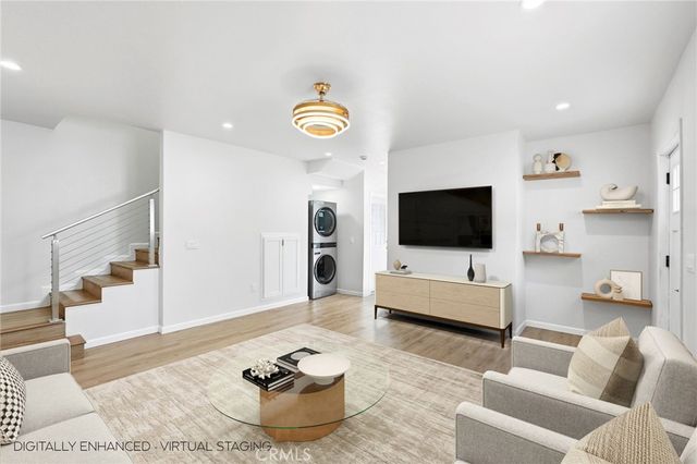 10846 Huston Street, North Hollywood, CA 91601