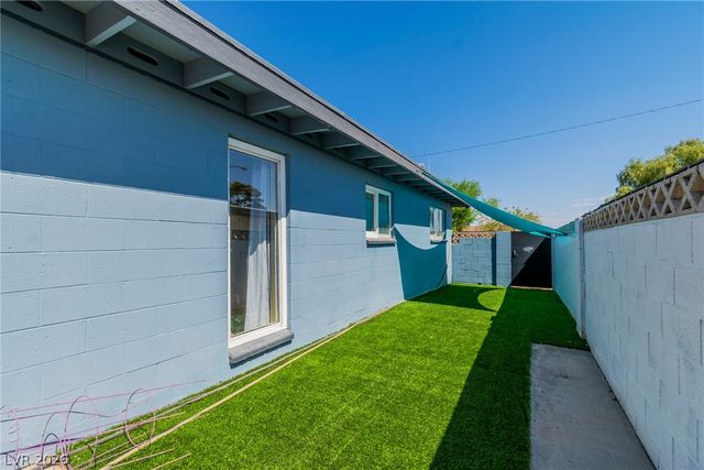 5101 Sun Valley Drive, Las Vegas, NV 89122