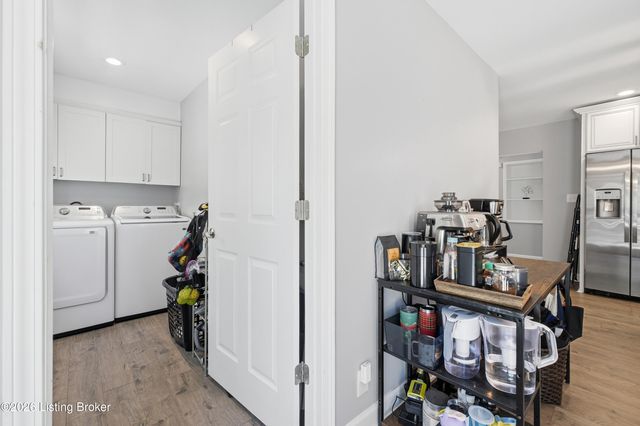 233 Monohan Dr, Louisville, KY 40207