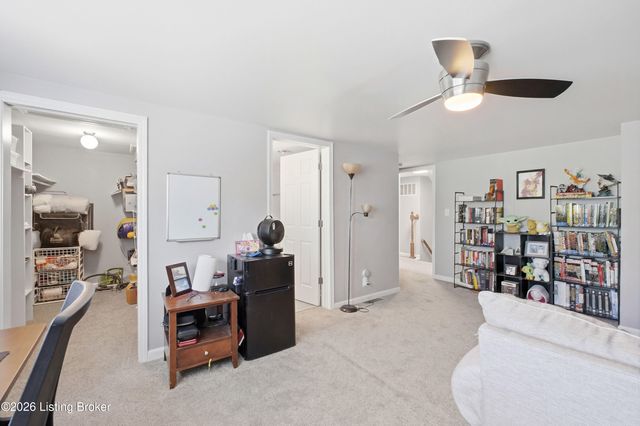 233 Monohan Dr, Louisville, KY 40207