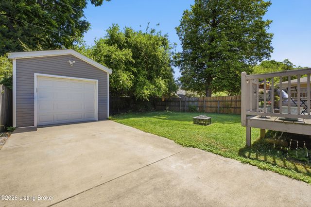 233 Monohan Dr, Louisville, KY 40207