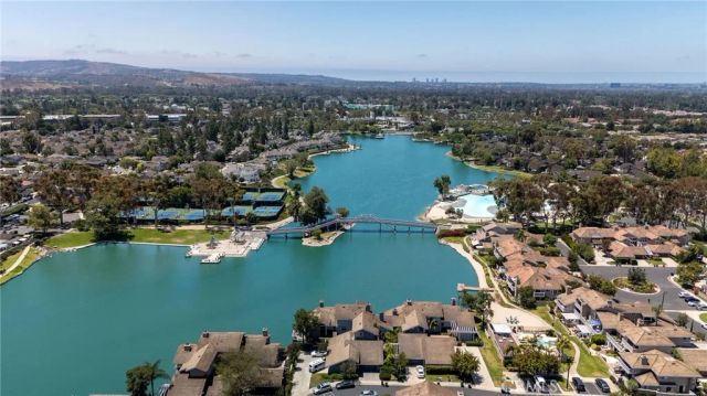 17 Goldenrod, Irvine, CA 92614