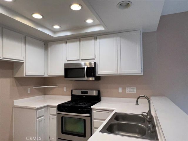 17 Goldenrod, Irvine, CA 92614