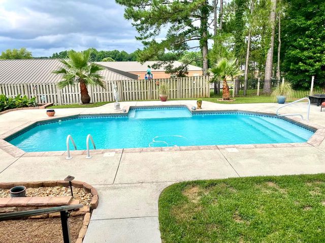 103 Drummond Ct, Dothan, AL 36305
