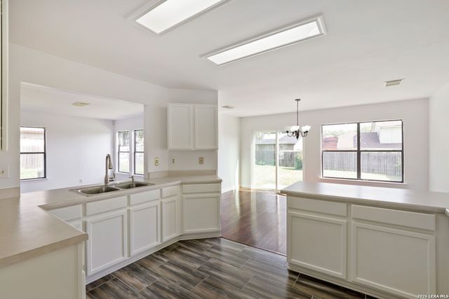 6527 Magic Oaks, San Antonio, TX 78239