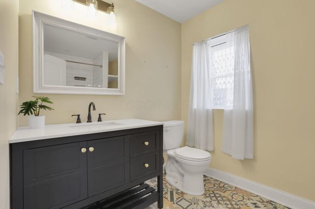 2044 River Road, Granville, OH 43023