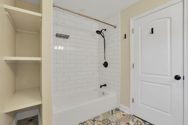 2044 River Road, Granville, OH 43023