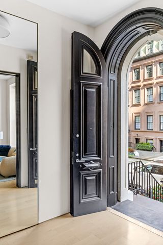 240 E 61ST Street, New York City, NY 10065