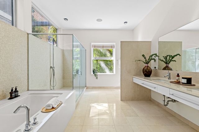 240 E 61ST Street, New York City, NY 10065