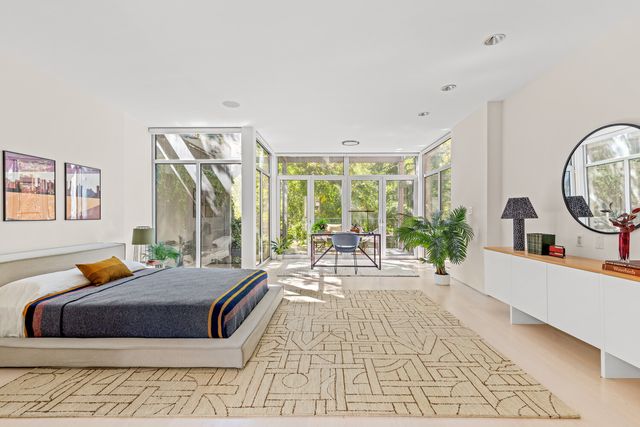 240 E 61ST Street, New York City, NY 10065