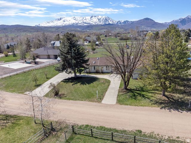 567 S 8850 E, Huntsville, UT 84317