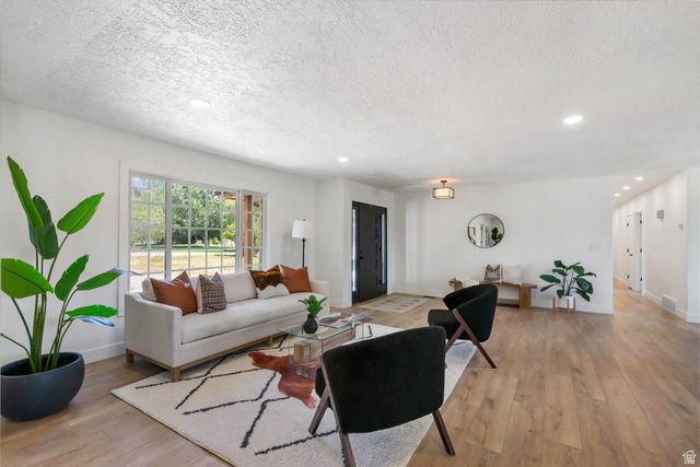 567 S 8850 E, Huntsville, UT 84317