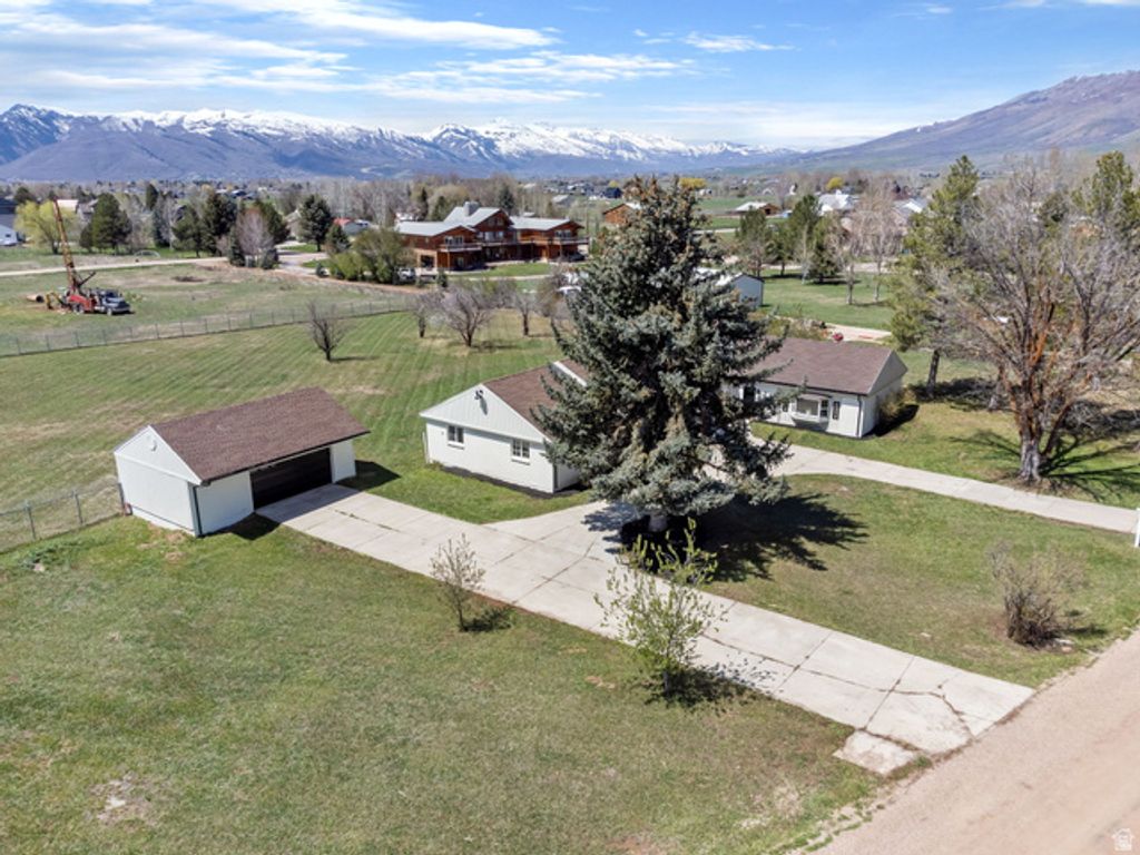 567 S 8850 E, Huntsville, UT 84317 — photo 2