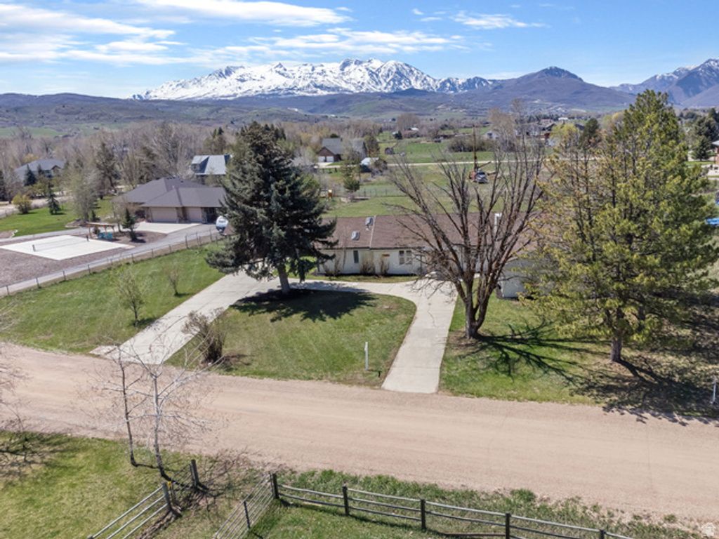 567 S 8850 E, Huntsville, UT 84317 — photo 4